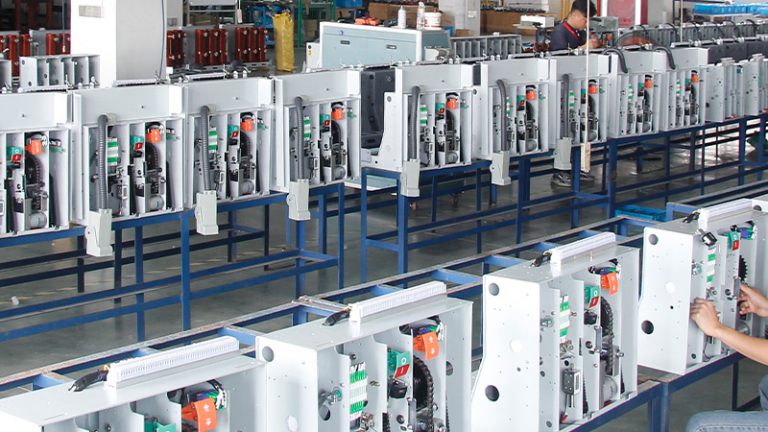 Vacuum Circuit Breaker